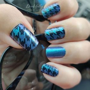 5/$50 Color Street Suit Yourself Nail Strips Houndstooth Color Shifting Chrome